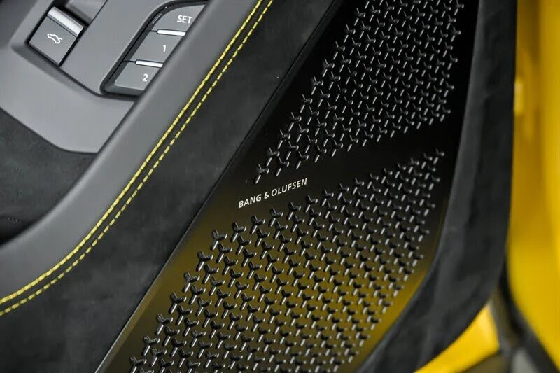 2023 Lamborghini Urus Performante - Image 17 of 31