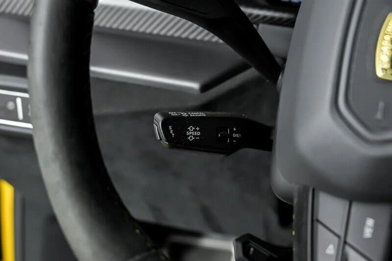 2023 Lamborghini Urus Performante - Image 29 of 31