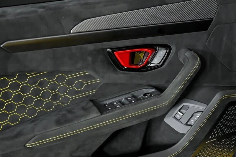 2023 Lamborghini Urus Performante - Image 15 of 31