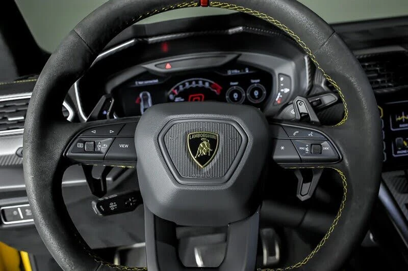 2023 Lamborghini Urus Performante - Image 27 of 31