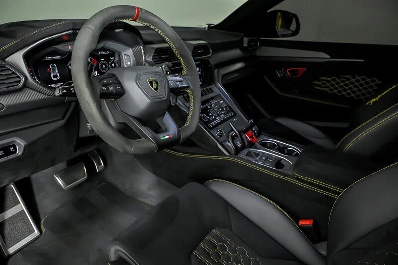 2023 Lamborghini Urus Performante - Image 18 of 31