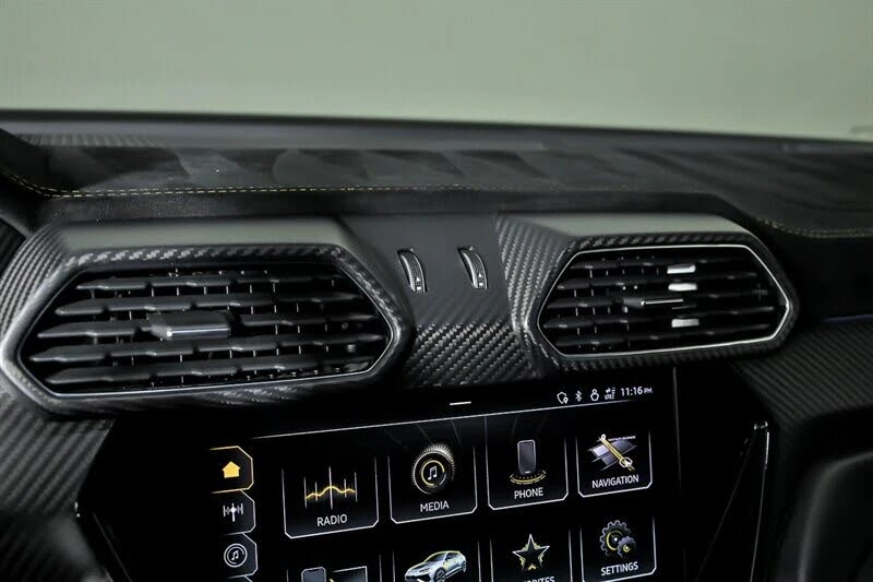 2023 Lamborghini Urus Performante - Image 31 of 31