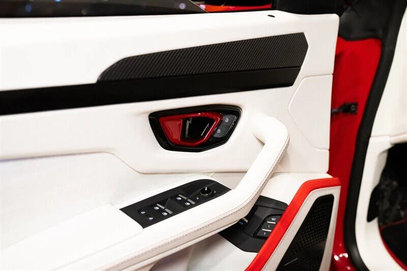 2023 Lamborghini Urus Performante - Image 24 of 29