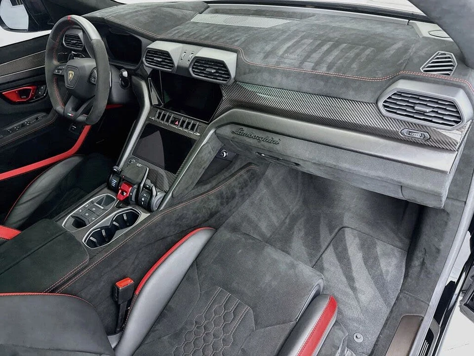 2023 Lamborghini Urus Performante - Image 16 of 31