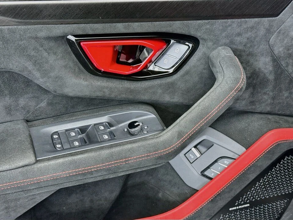 2023 Lamborghini Urus Performante - Image 22 of 31