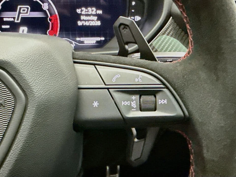 2023 Lamborghini Urus Performante - Image 12 of 31