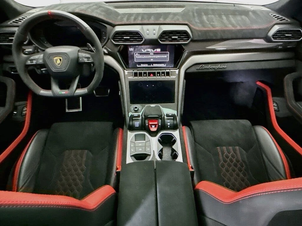 2023 Lamborghini Urus Performante - Image 13 of 31