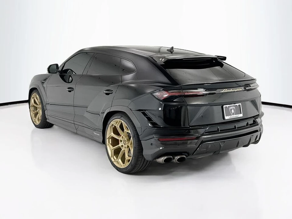 2023 Lamborghini Urus Performante - Image 7 of 31