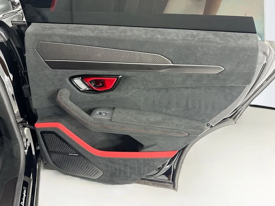 2023 Lamborghini Urus Performante - Image 26 of 31