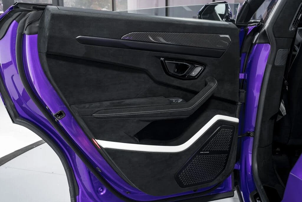 2023 Lamborghini Urus Performante - Image 31 of 31