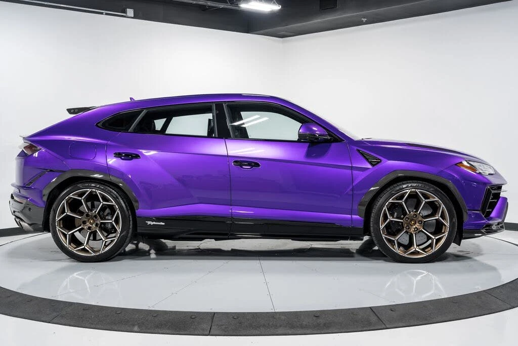 2023 Lamborghini Urus Performante - Image 2 of 31