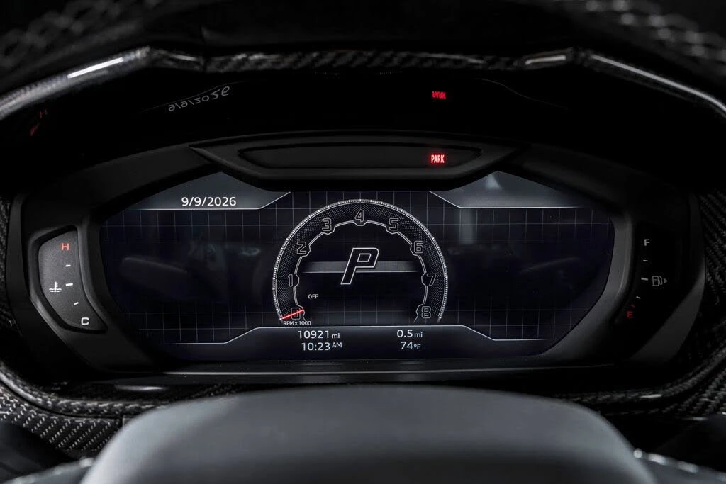 2023 Lamborghini Urus Performante - Image 15 of 31