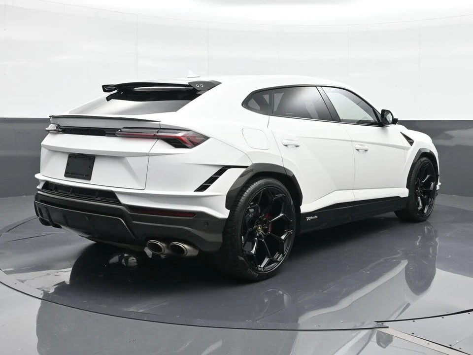2023 Lamborghini Urus Performante - Image 14 of 27