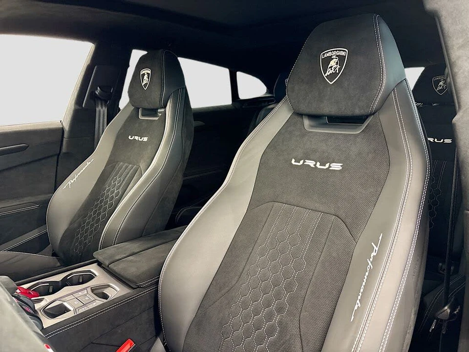 2023 Lamborghini Urus Performante - Image 30 of 31