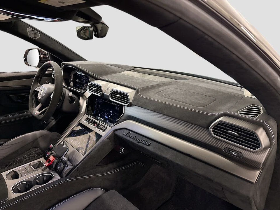 2023 Lamborghini Urus Performante - Image 14 of 31