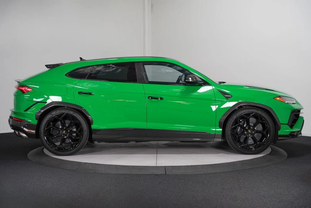 2023 Lamborghini Urus Performante - Image 9 of 31