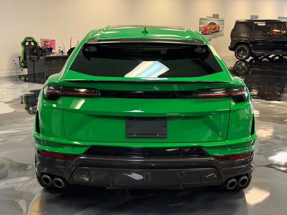 2023 Lamborghini Urus Performante - Image 16 of 29
