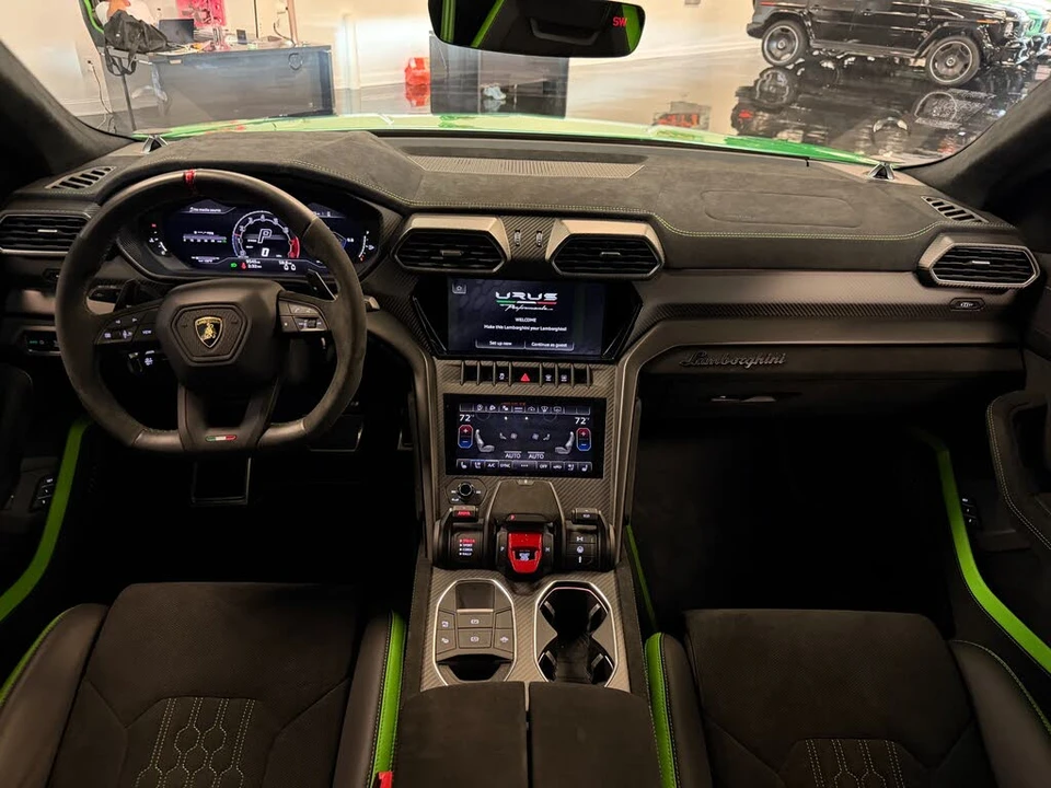 2023 Lamborghini Urus Performante - Image 26 of 29
