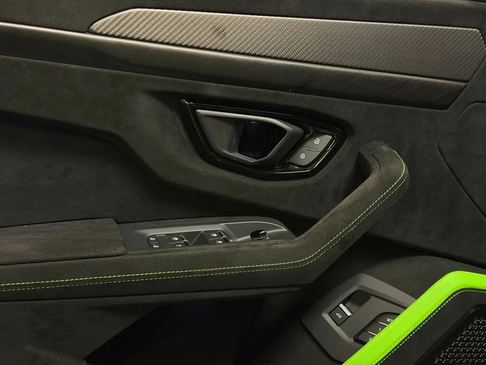 2023 Lamborghini Urus Performante - Image 8 of 29