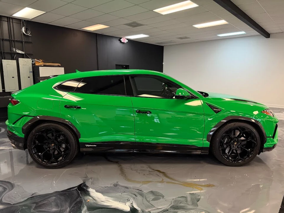 2023 Lamborghini Urus Performante - Image 21 of 29