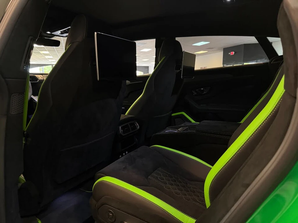 2023 Lamborghini Urus Performante - Image 9 of 29