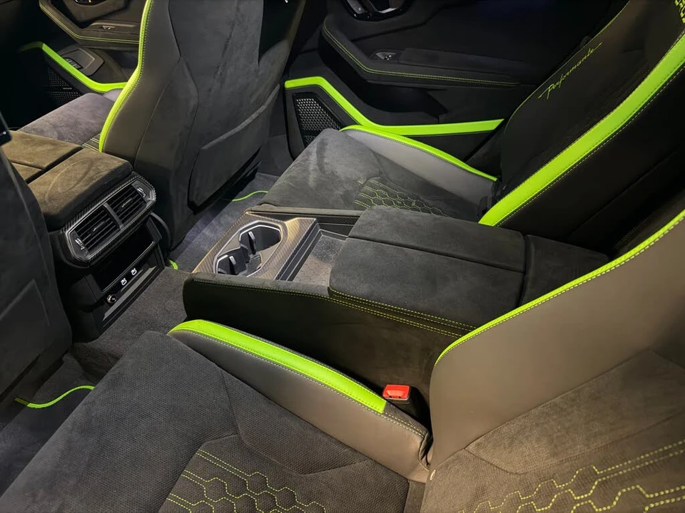 2023 Lamborghini Urus Performante - Image 11 of 29