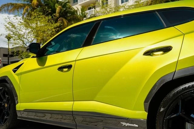 2023 Lamborghini Urus Performante - Image 18 of 21