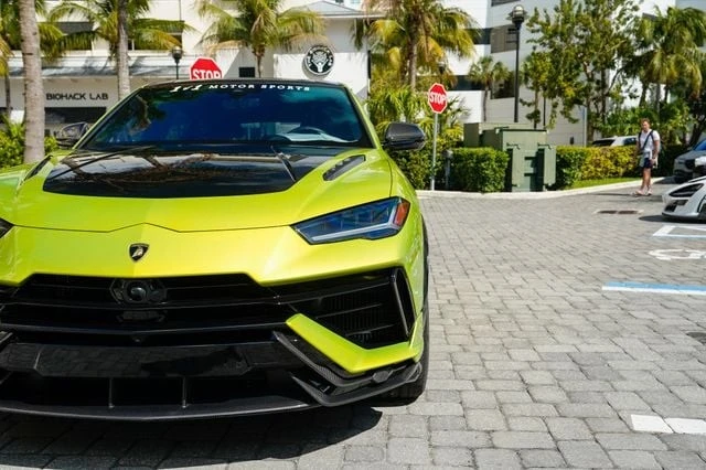 2023 Lamborghini Urus Performante - Image 8 of 21