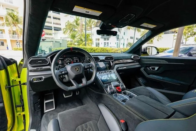 2023 Lamborghini Urus Performante - Image 3 of 21