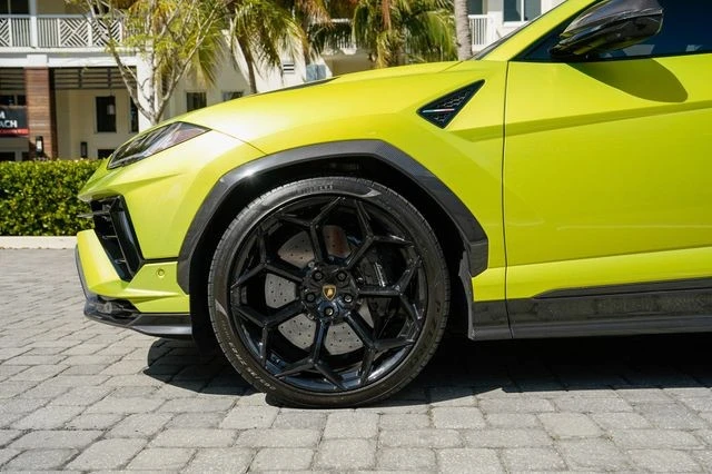 2023 Lamborghini Urus Performante - Image 13 of 21