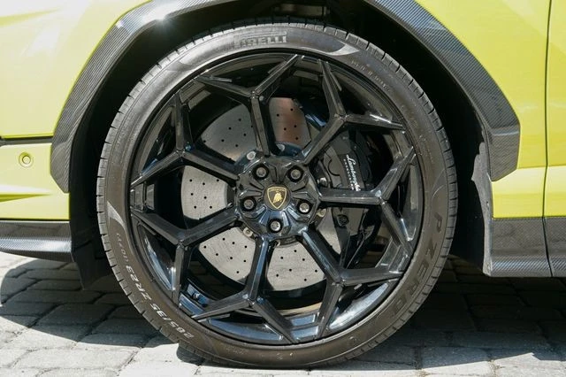 2023 Lamborghini Urus Performante - Image 14 of 21