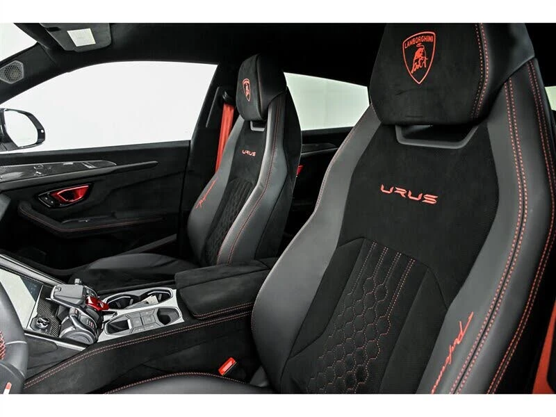 2023 Lamborghini Urus Performante - Image 24 of 31