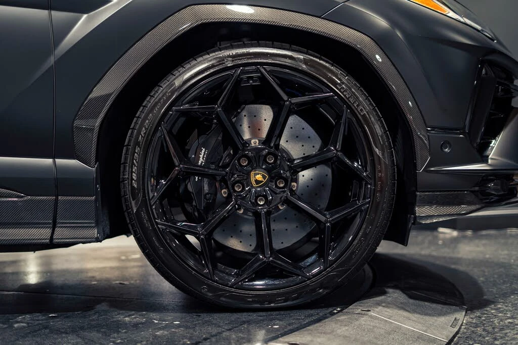 2023 Lamborghini Urus Performante - Image 11 of 31