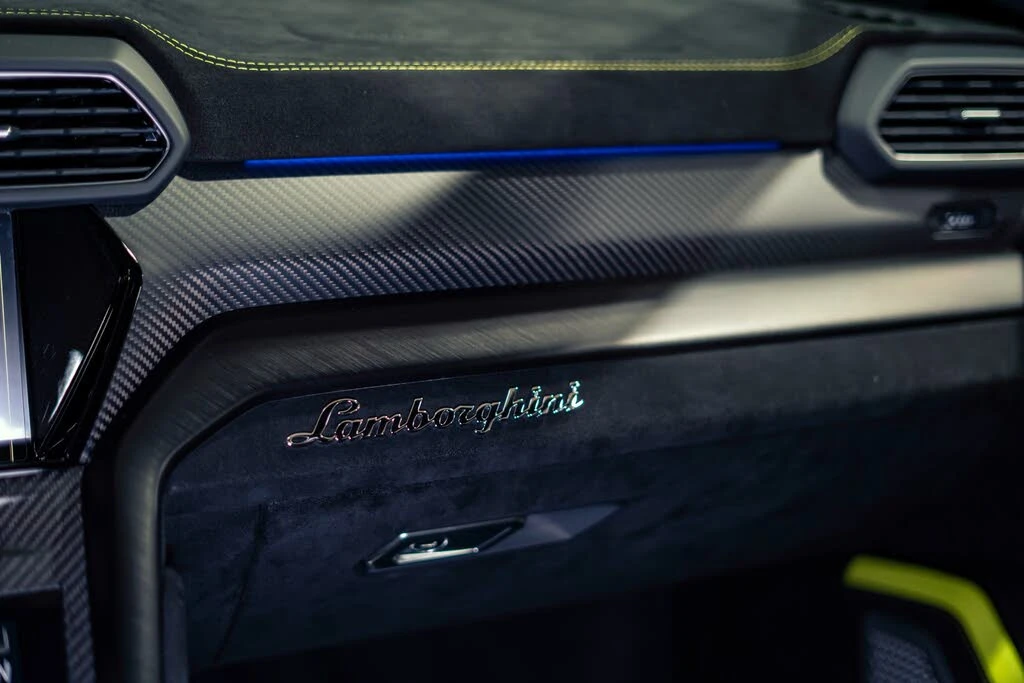 2023 Lamborghini Urus Performante - Image 8 of 31