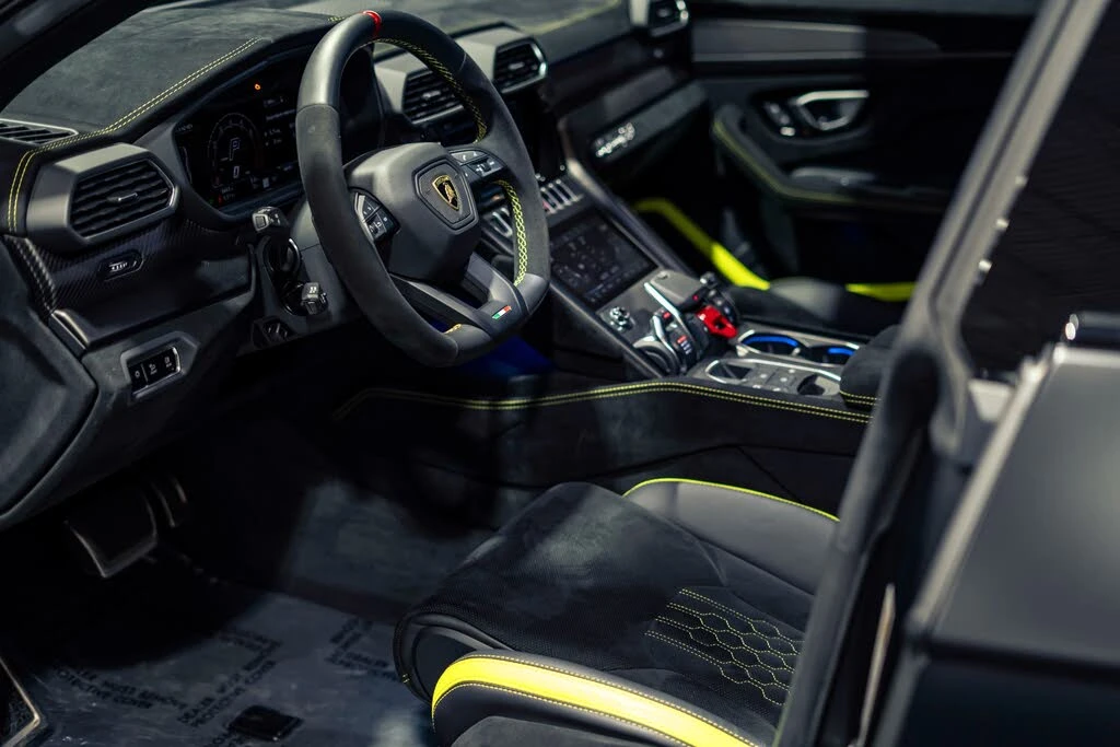 2023 Lamborghini Urus Performante - Image 4 of 31