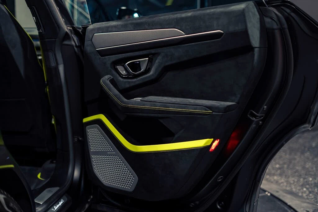 2023 Lamborghini Urus Performante - Image 25 of 31