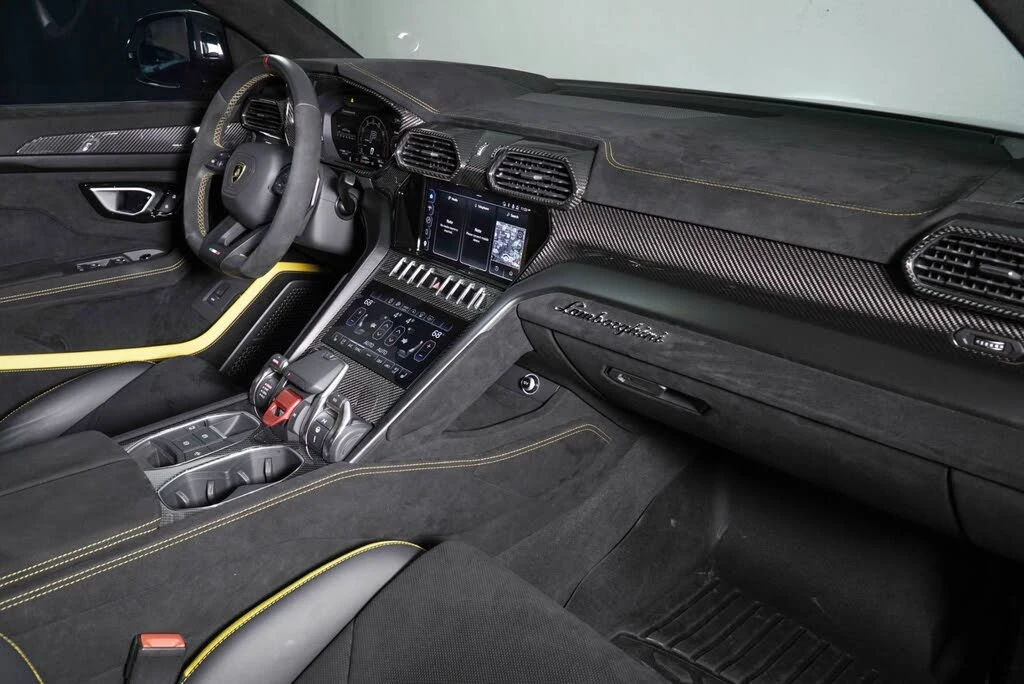 2023 Lamborghini Urus Performante - Image 20 of 31