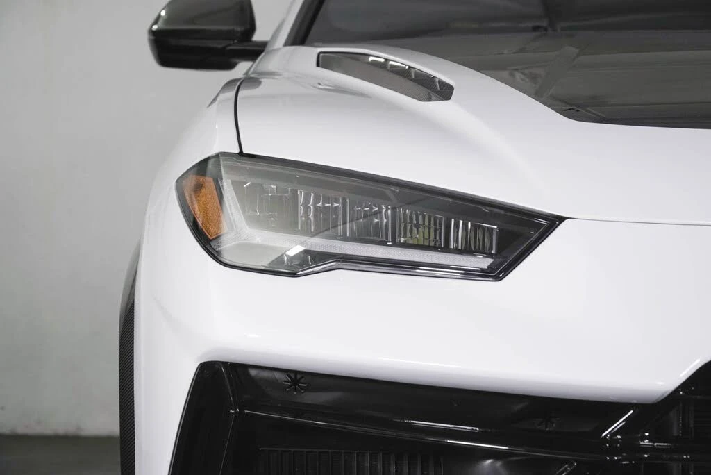 2023 Lamborghini Urus Performante - Image 14 of 31