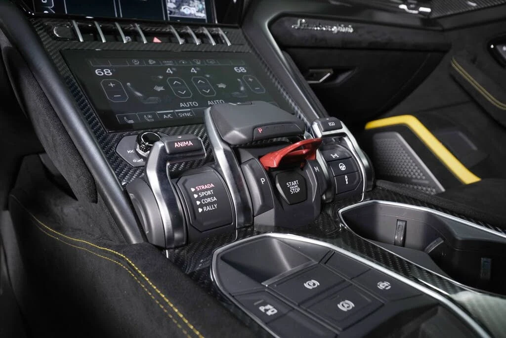 2023 Lamborghini Urus Performante - Image 21 of 31