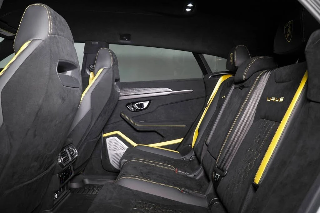 2023 Lamborghini Urus Performante - Image 24 of 31