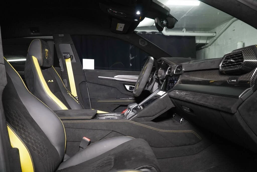 2023 Lamborghini Urus Performante - Image 12 of 31