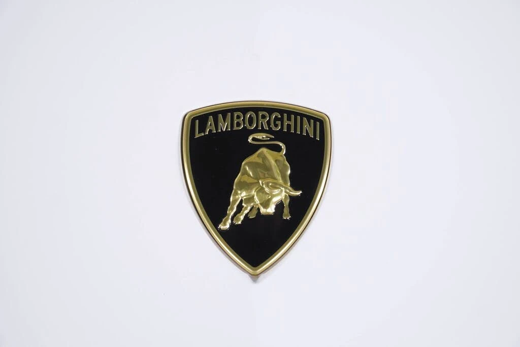 2023 Lamborghini Urus Performante - Image 15 of 31