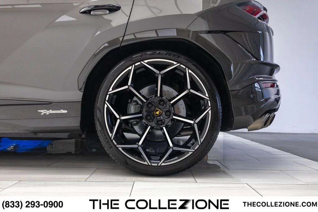 2023 Lamborghini Urus Performante - Image 17 of 31