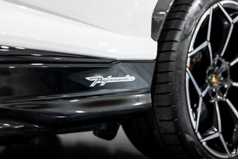 2023 Lamborghini Urus Performante - Image 12 of 26