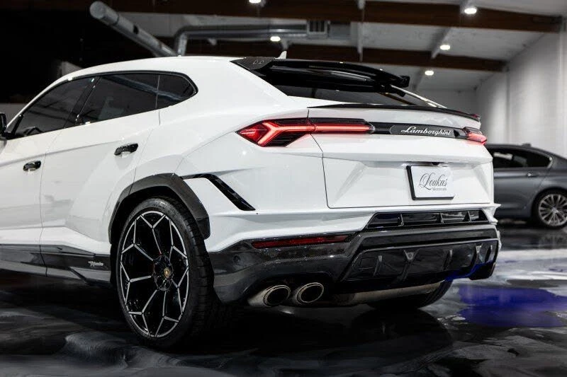 2023 Lamborghini Urus Performante - Image 14 of 26