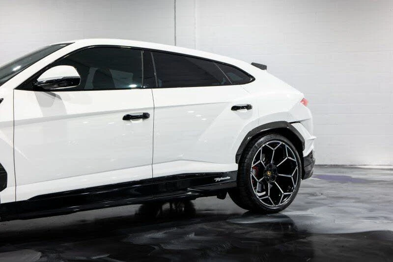 2023 Lamborghini Urus Performante - Image 13 of 26