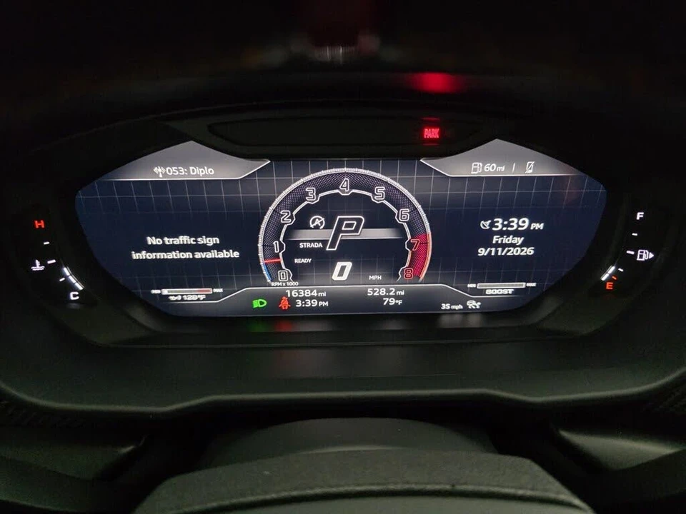 2023 Lamborghini Urus Performante - Image 15 of 29