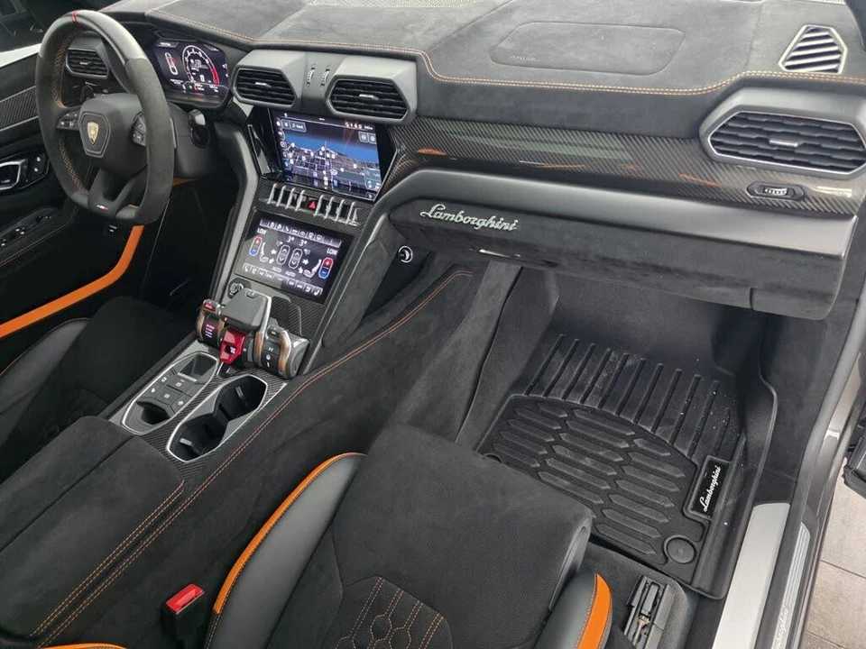 2023 Lamborghini Urus Performante - Image 26 of 29