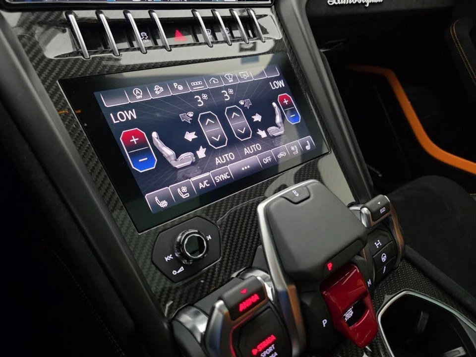 2023 Lamborghini Urus Performante - Image 18 of 29