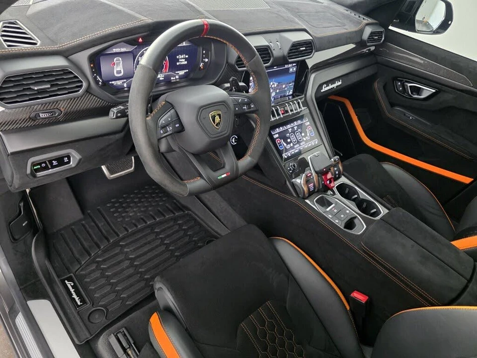 2023 Lamborghini Urus Performante - Image 7 of 29